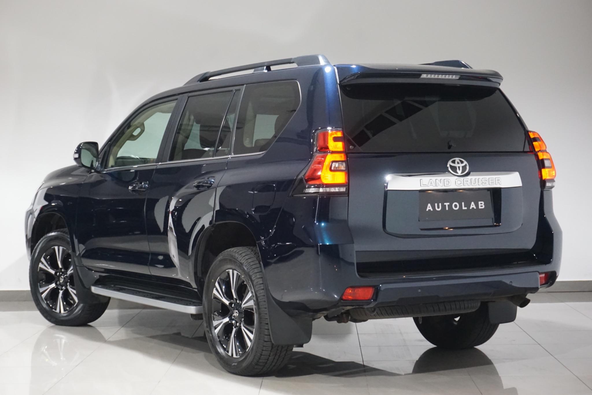 Toyota Land Cruiser 2.8D Invincible Auto 4WD Euro 6 (s/s) 5dr (7 Seat)